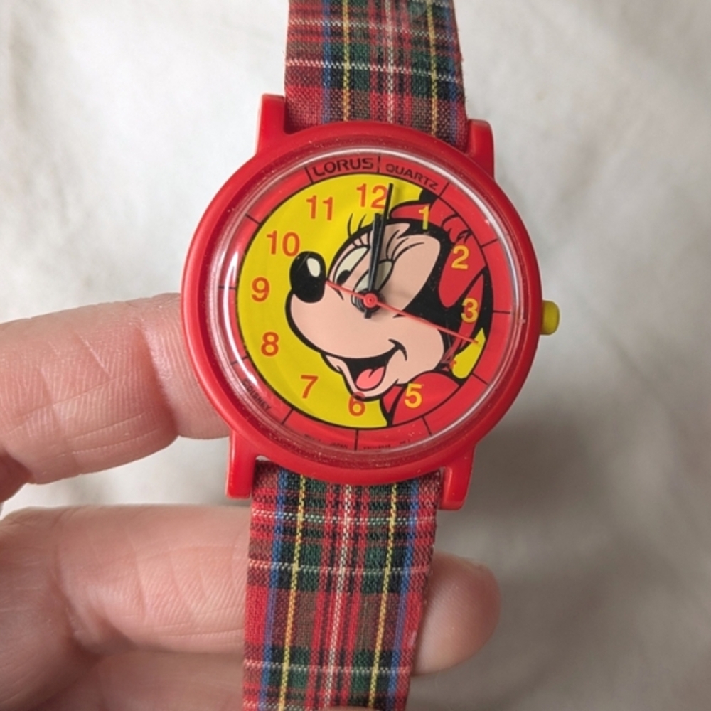 Vintage Minnie Mouse Lorus Watch With Tin